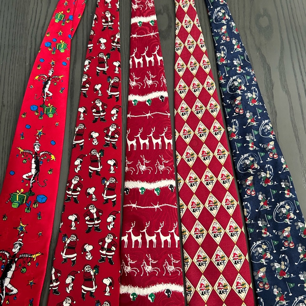 Assorted novelty collectors men’s ties.